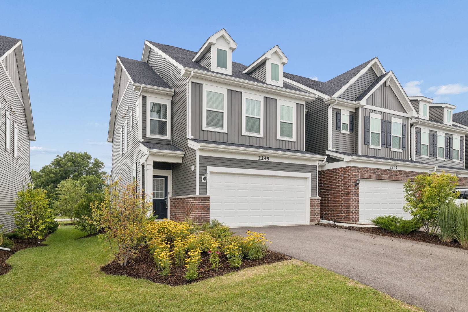 2245 Horseshoe CIR, Naperville, IL 60564