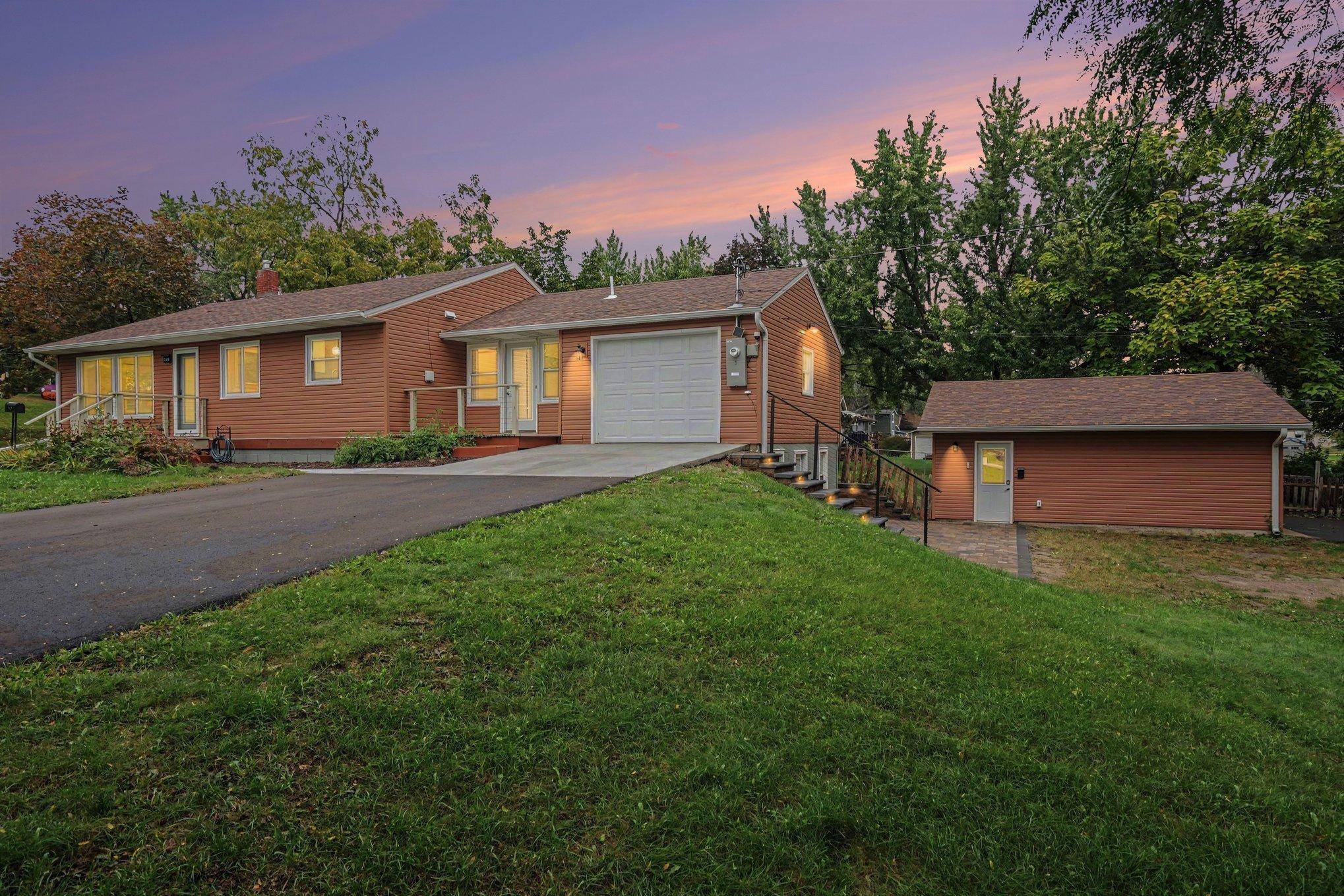 340 3rd AVE S, Bayport, MN 55003