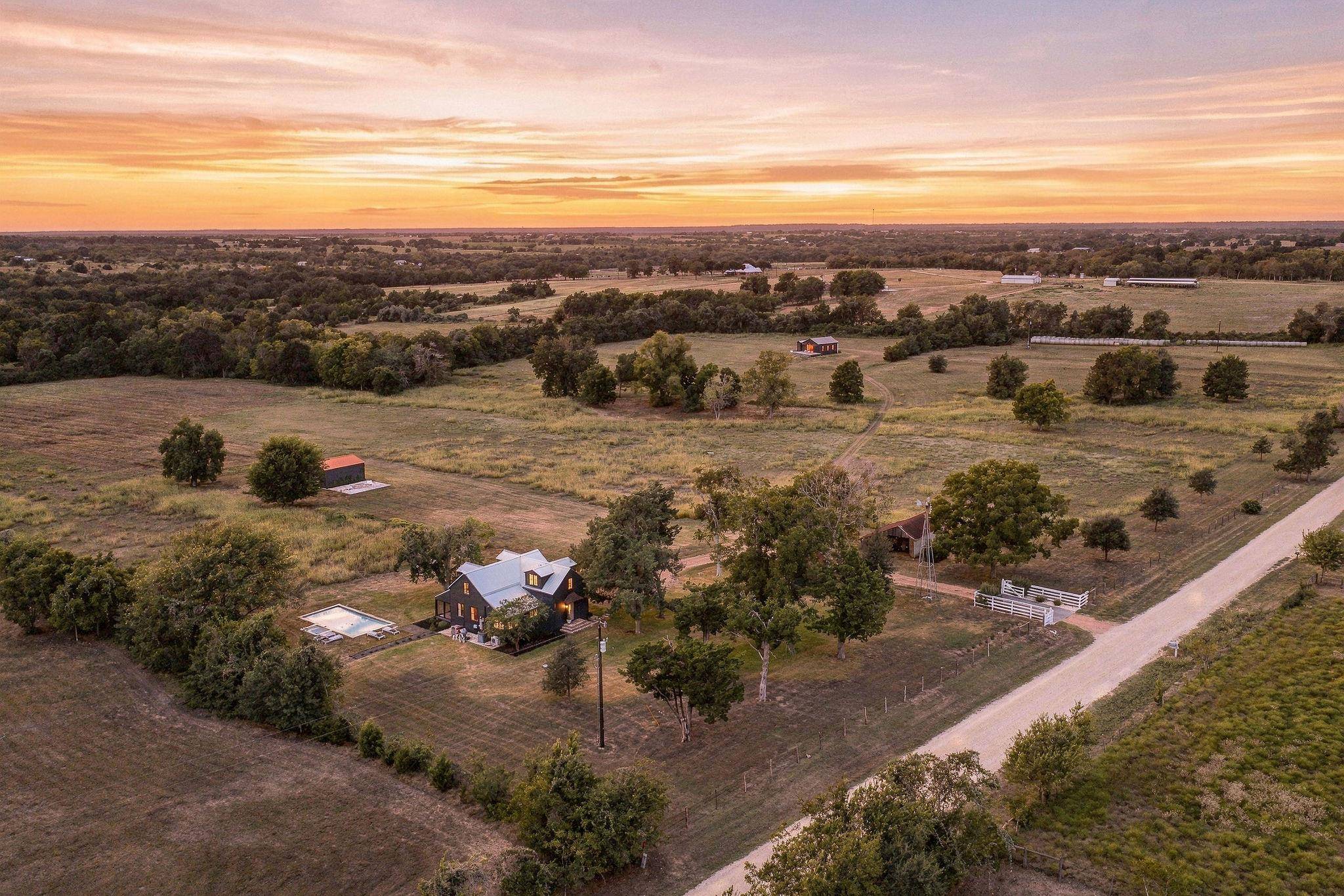 6389 Miller RD, New Ulm, TX 78950