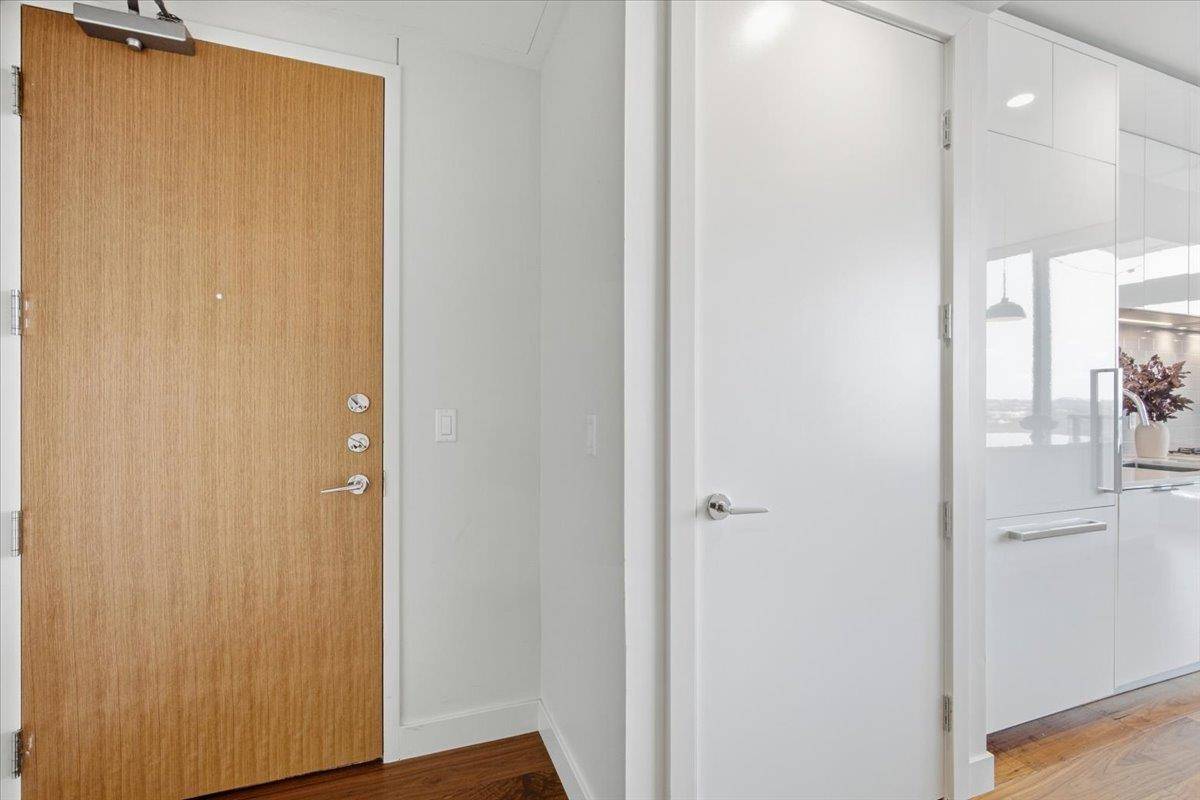 44 East Ave #1811, Austin, TX 78701