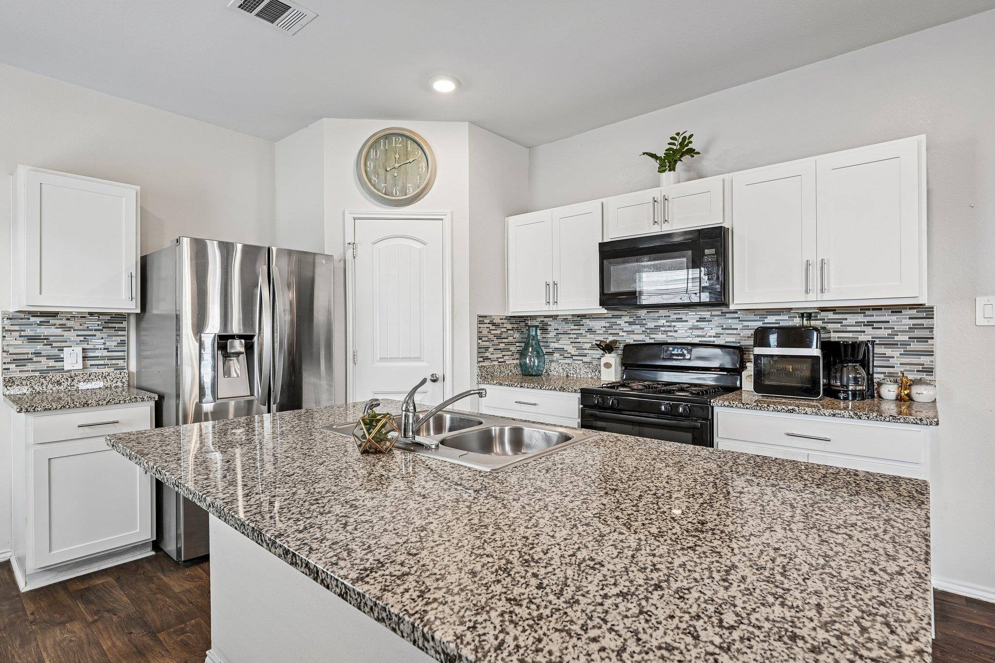 343 Andover LN, Uhland, TX 78640