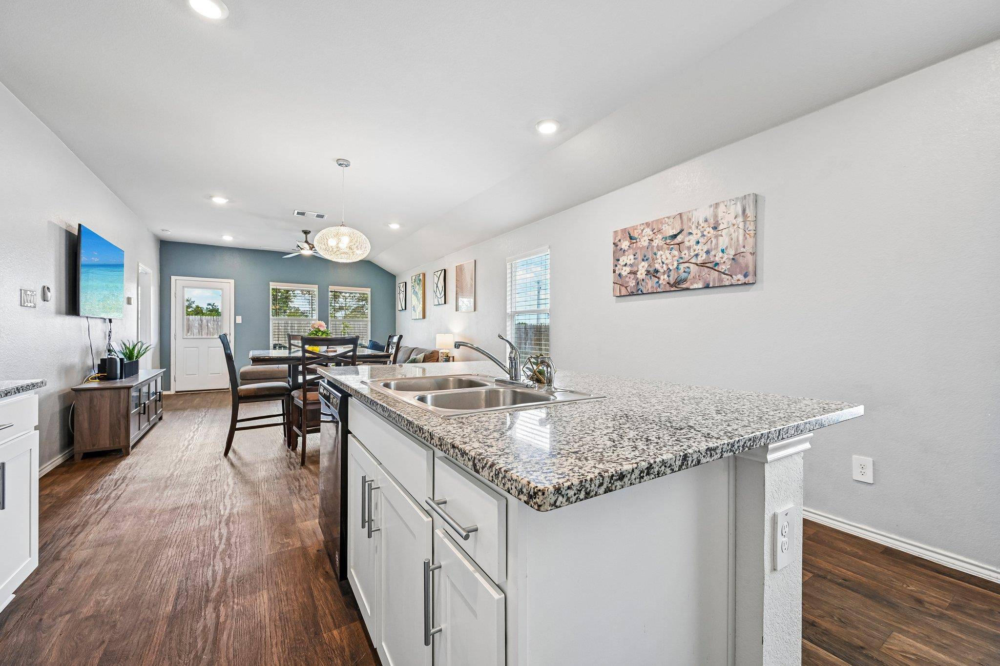 343 Andover LN, Uhland, TX 78640