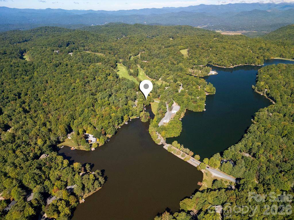 33 Lakeside Villas DR, Brevard, NC 28712
