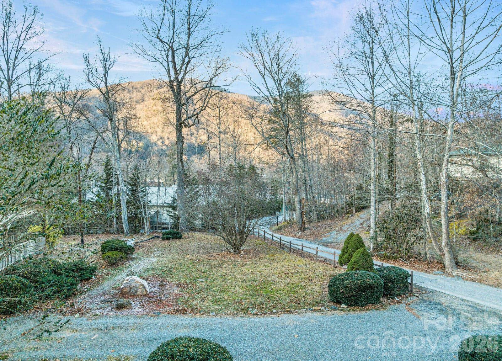 180 Hemlock LOOP, Maggie Valley, NC 28751