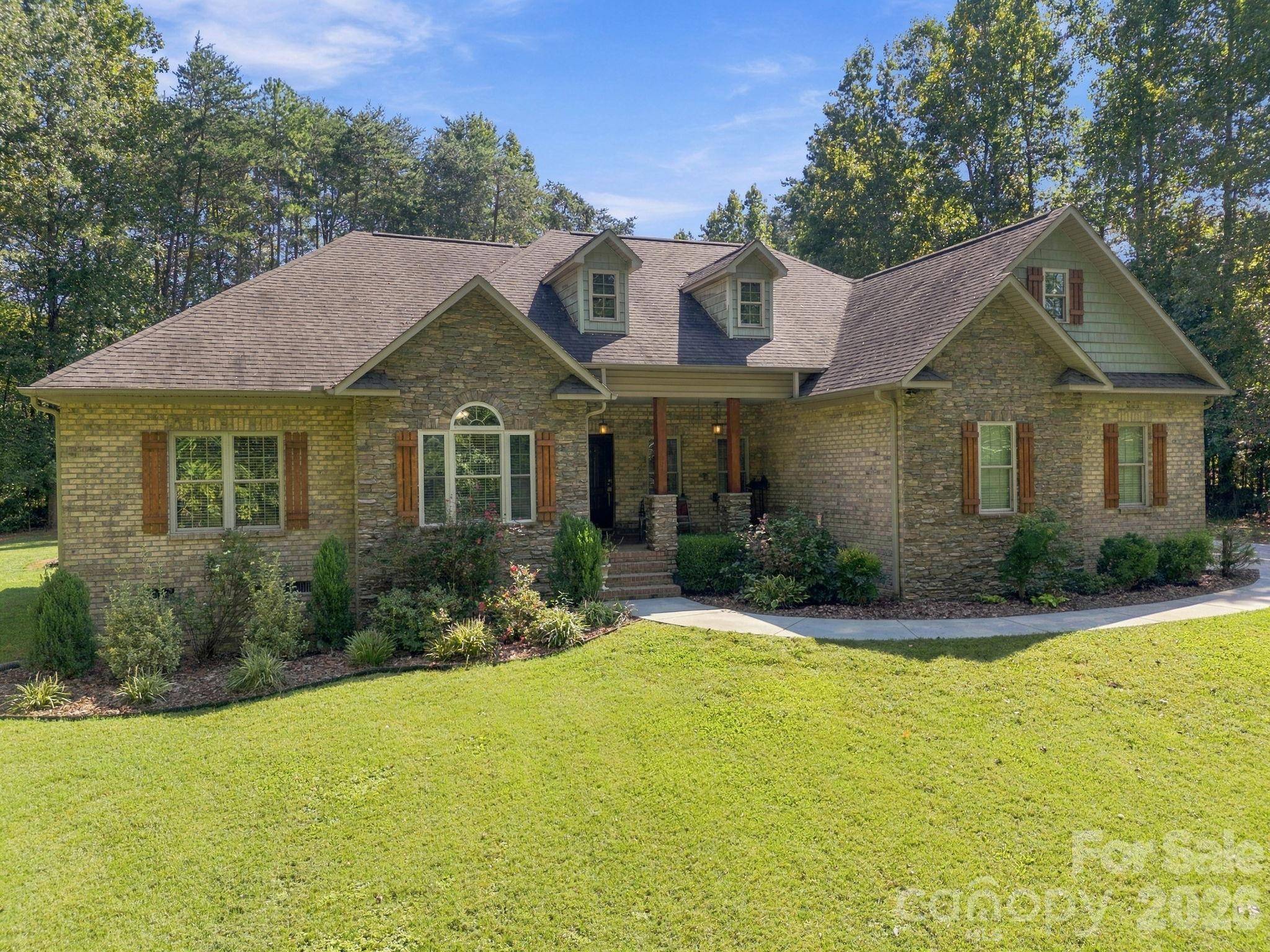 320 Hidden Oaks DR, Rockwell, NC 28138