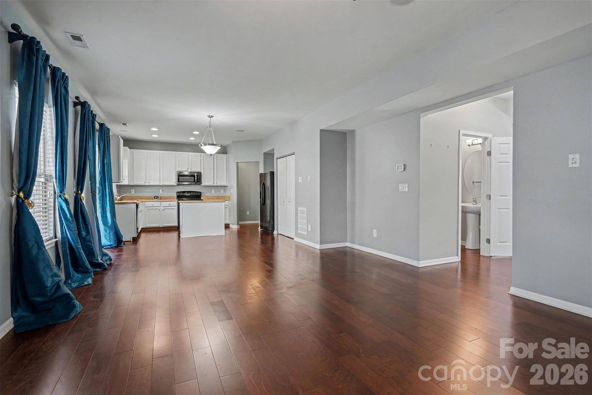 3315 Ashley View DR, Charlotte, NC 28213