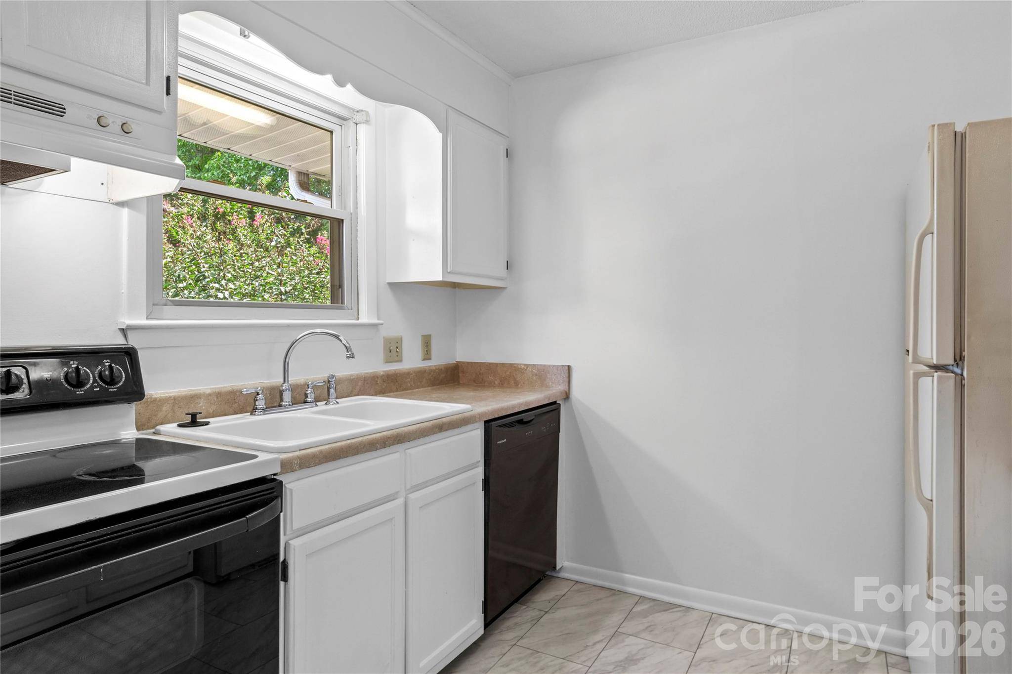 178 Driftwood LN, Winston Salem, NC 27104