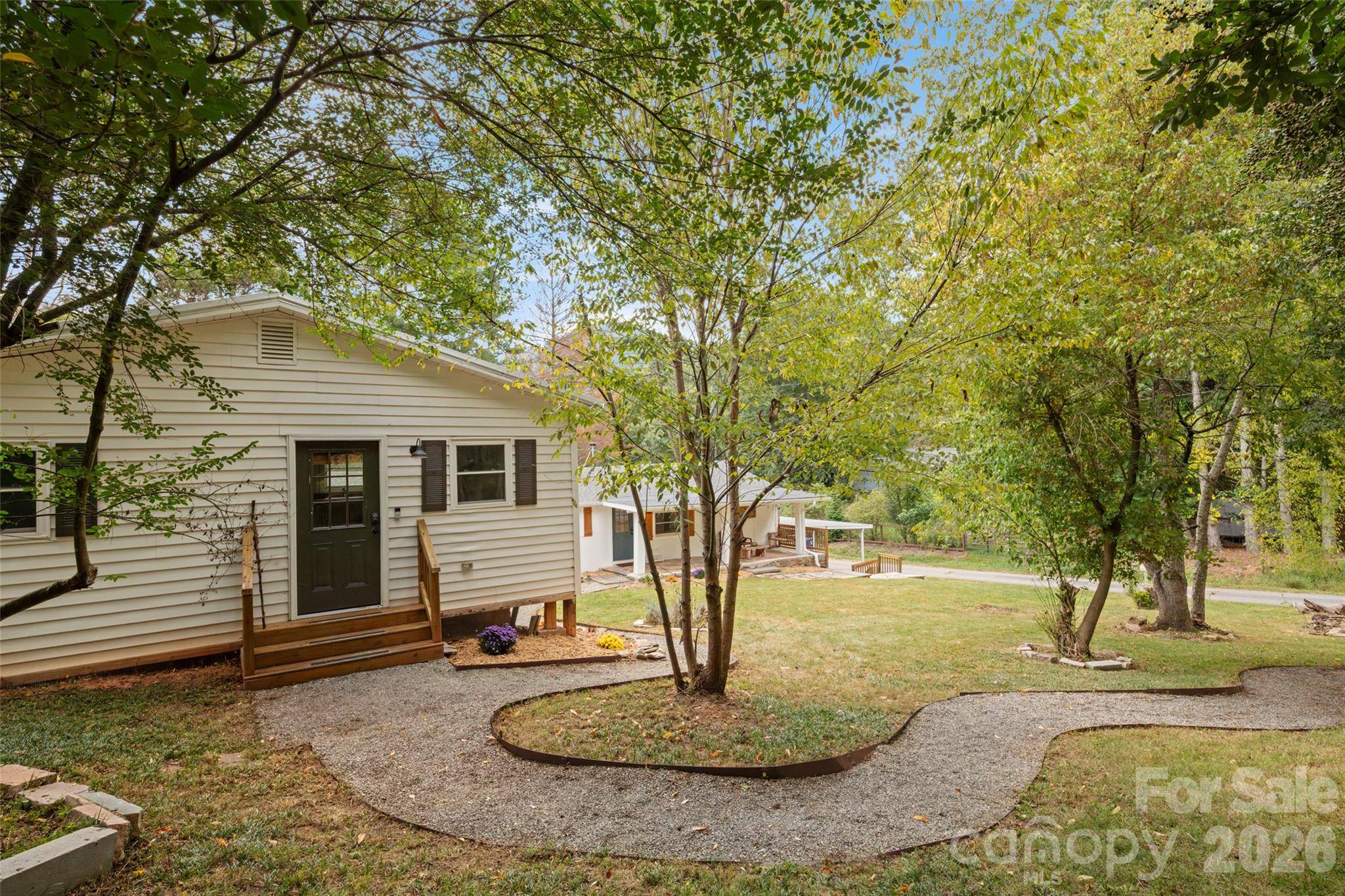50 Long Cove RD, Candler, NC 28715