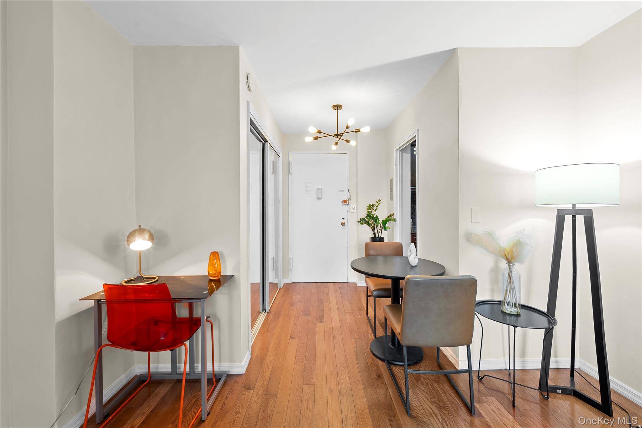 81-11 45th AVE #3V, Elmhurst, NY 11373