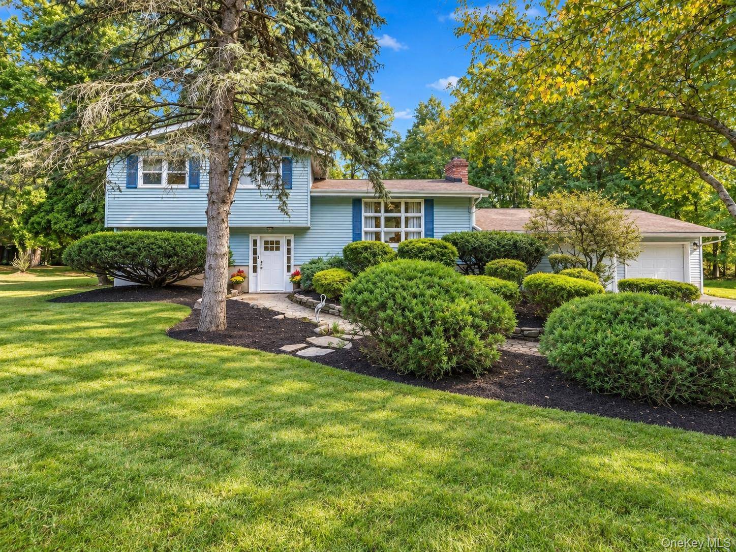 572 Beattie RD, Rock Tavern, NY 12575