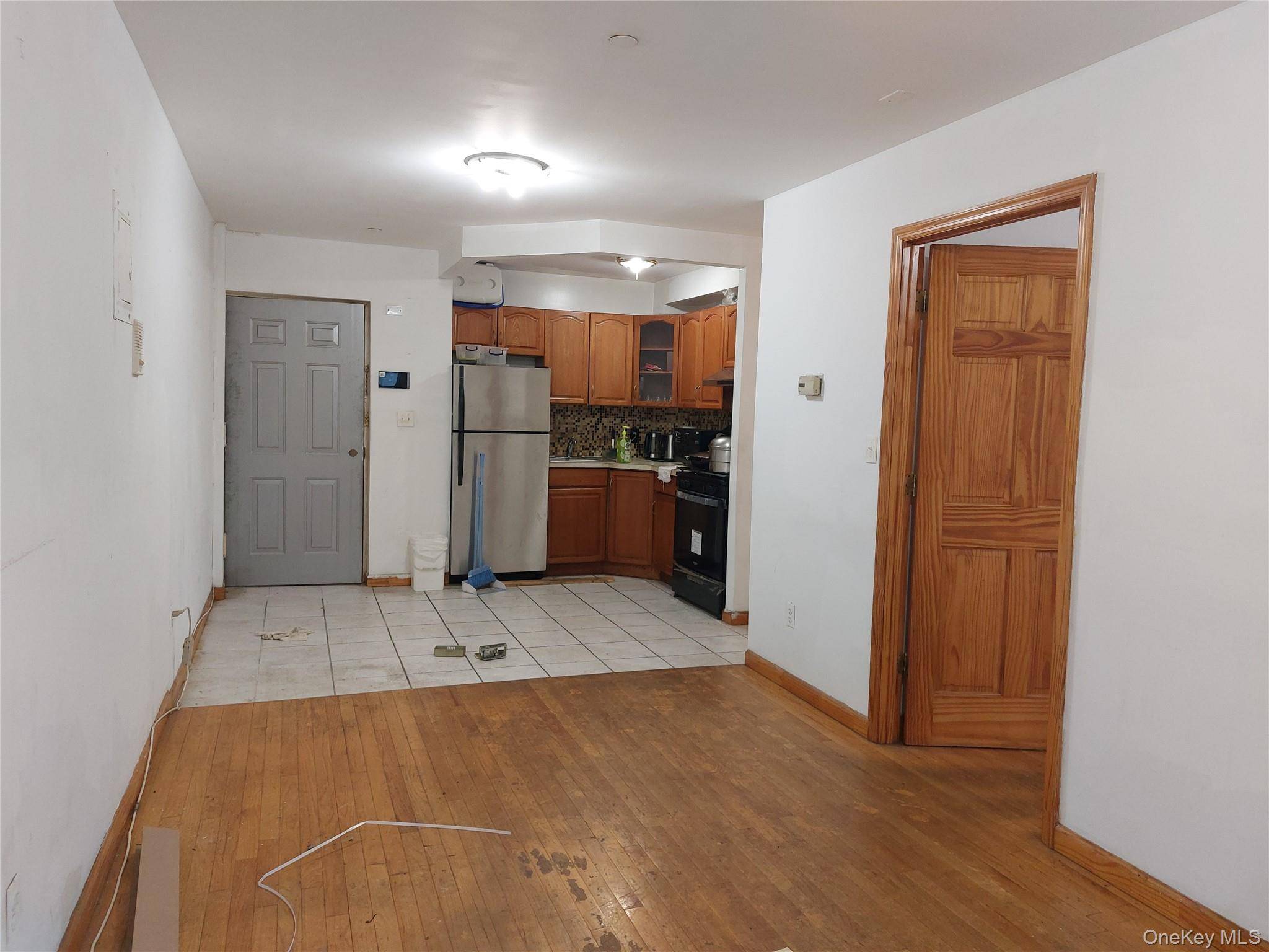 102-14 Lewis AVE #2D, Corona, NY 11368