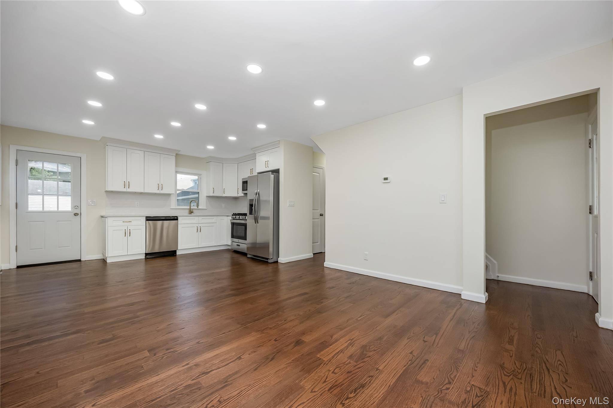 200 Raff AVE, Elmont, NY 11003