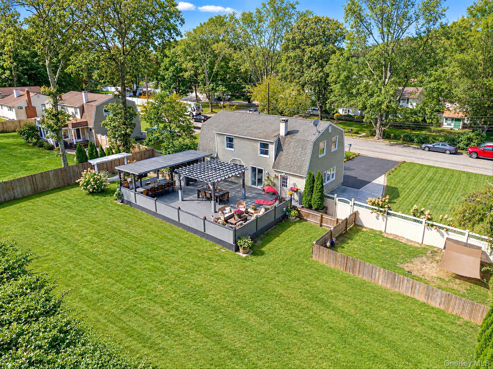 27 Wagner DR, Coram, NY 11727