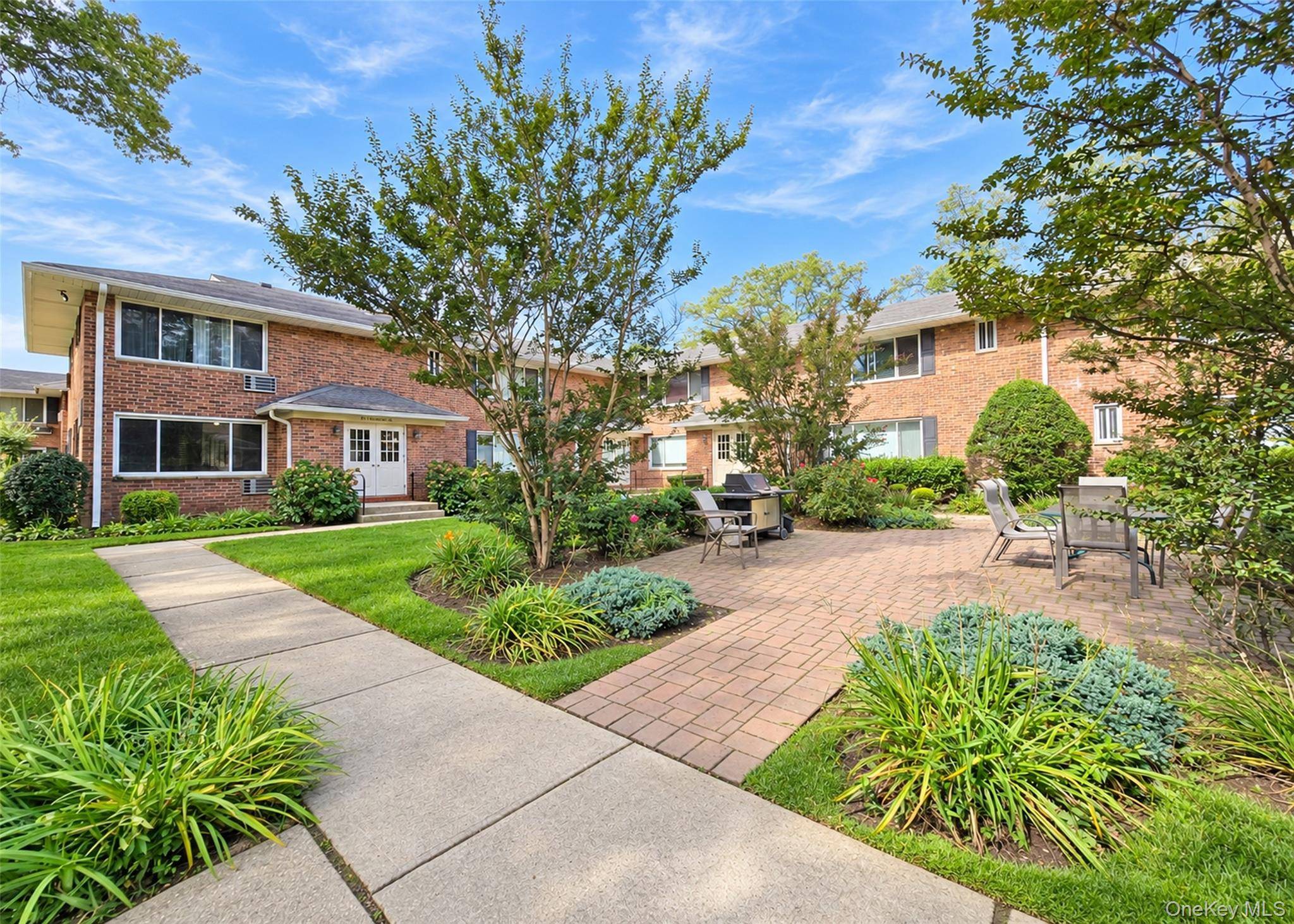 101 Edmunton DR #G-1, North Babylon, NY 11703