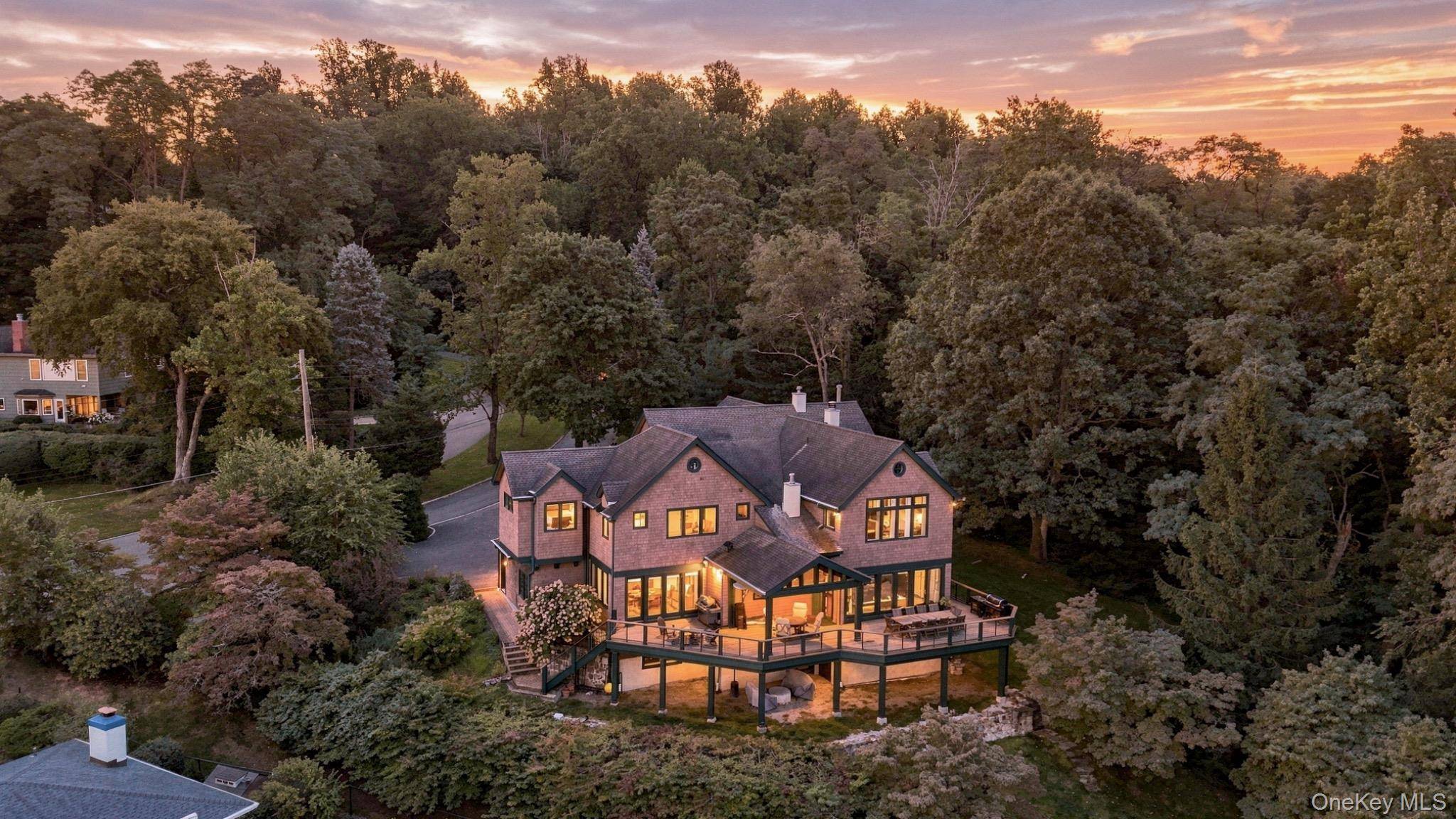 24 Country Club LN, Briarcliff Manor, NY 10510