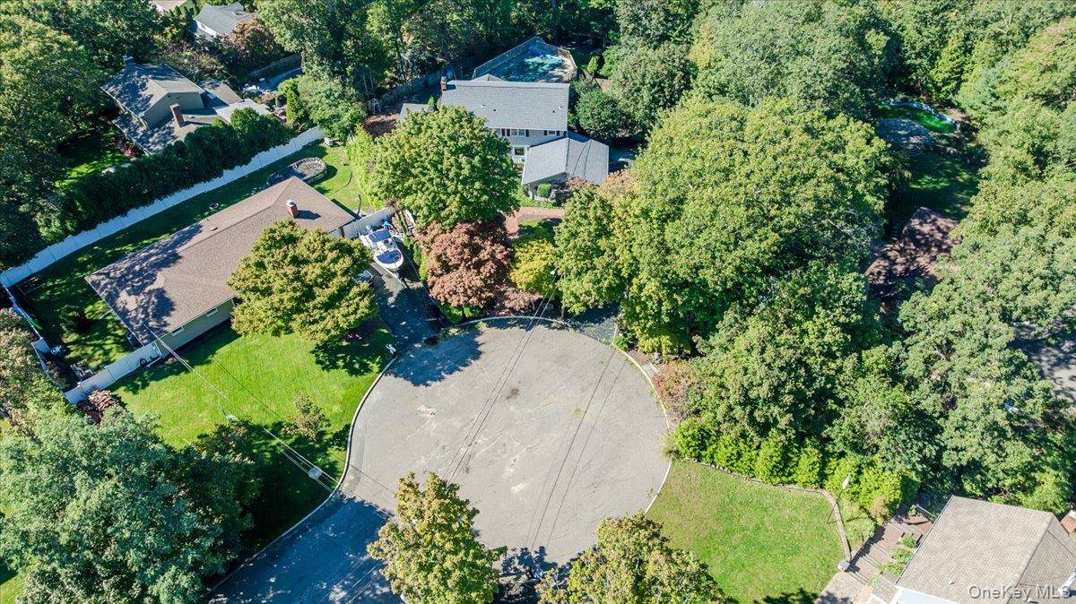 12 Knoll Crest, Miller Place, NY 11764
