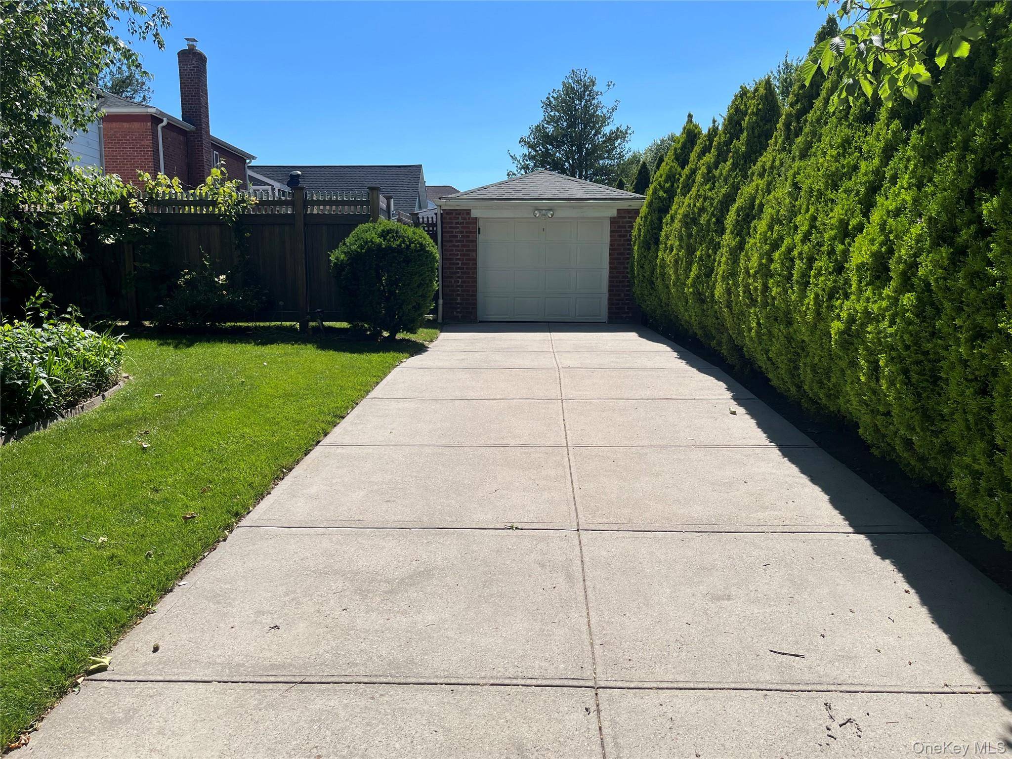 20953 28th AVE, Bayside, NY 11360