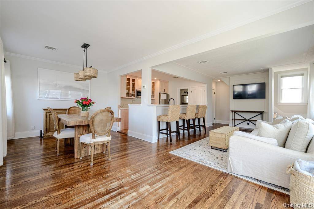 30 Buffalo AVE, East Atlantic Beach, NY 11561
