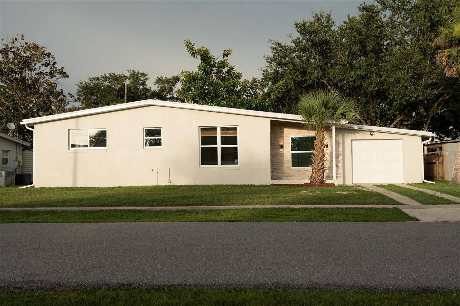 2464 WARNE ST, Port Charlotte, FL 33952