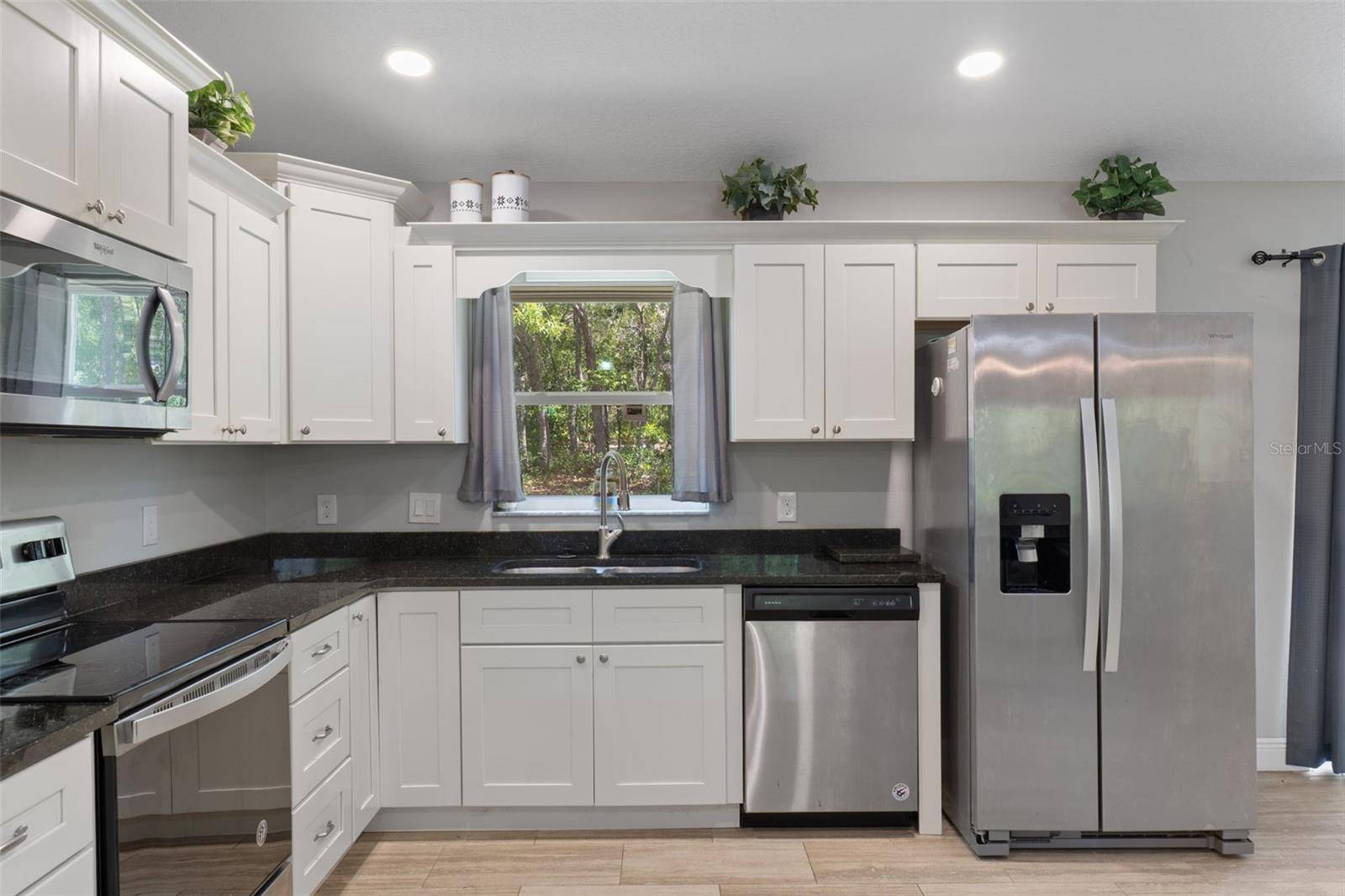 1619 W LAMPLIGHTER ST, Dunnellon, FL 34434