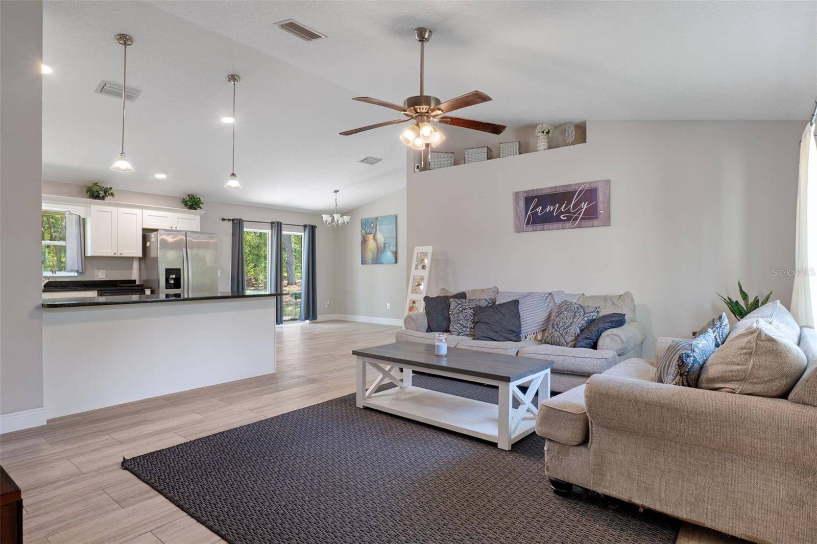 1619 W LAMPLIGHTER ST, Dunnellon, FL 34434