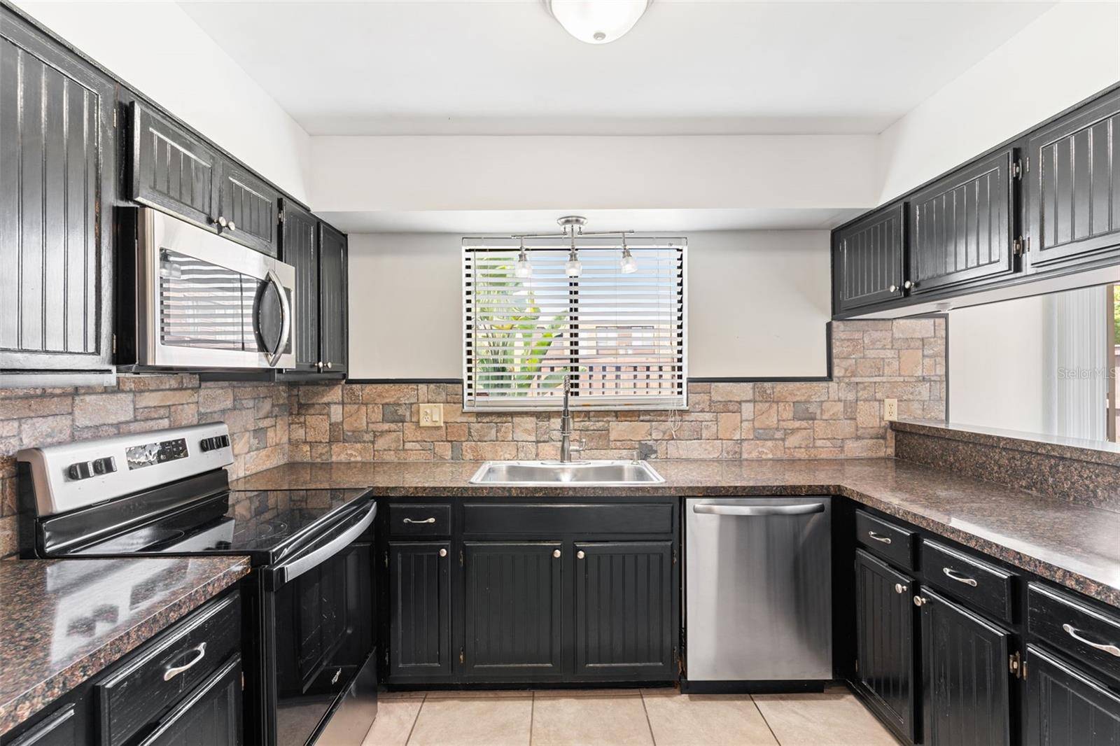 1836 N CRYSTAL LAKE DR #87, Lakeland, FL 33801