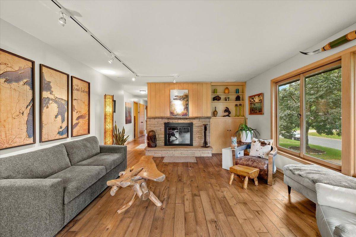 140 Brunswick AVE S, Golden Valley, MN 55416