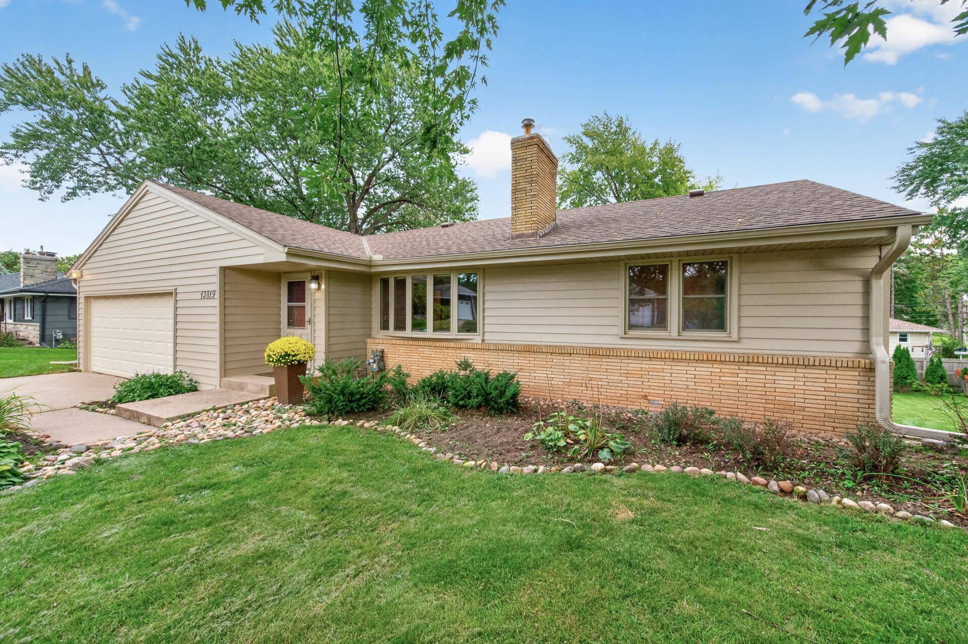 13819 Bellevue DR, Minnetonka, MN 55345