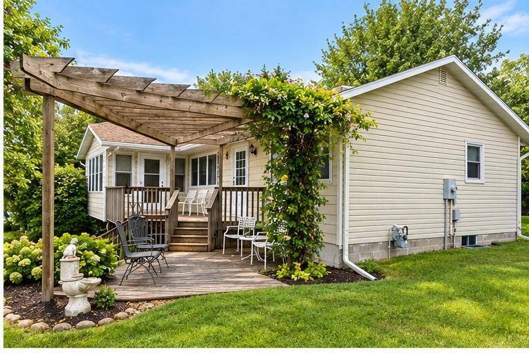 1240 W Lake Cowdry RD NW, Alexandria, MN 56308