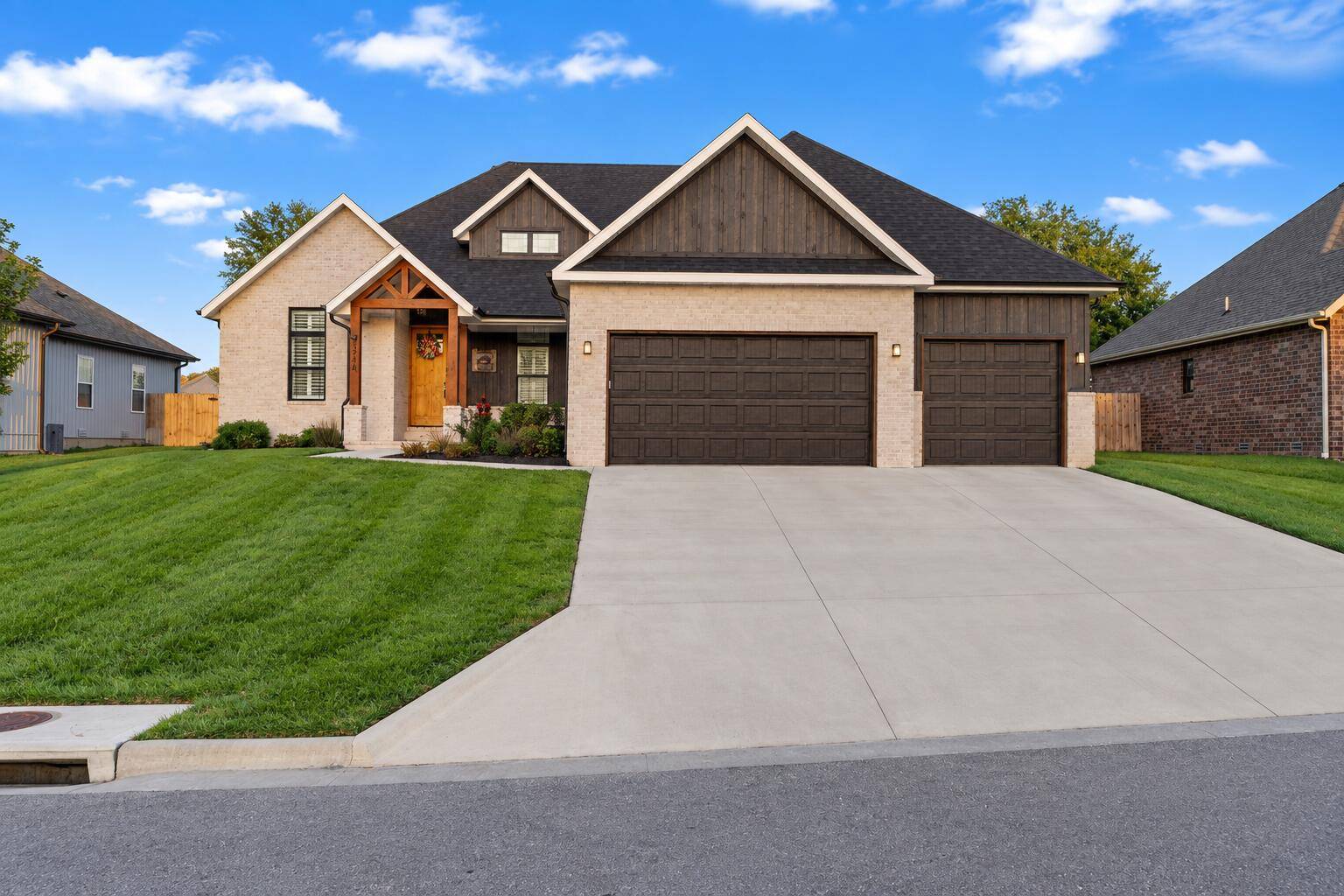 3214 N Marlin DR, Ozark, MO 65721