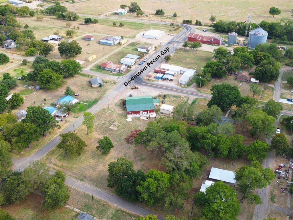 202 Paris Street, Pecan Gap, TX 75469