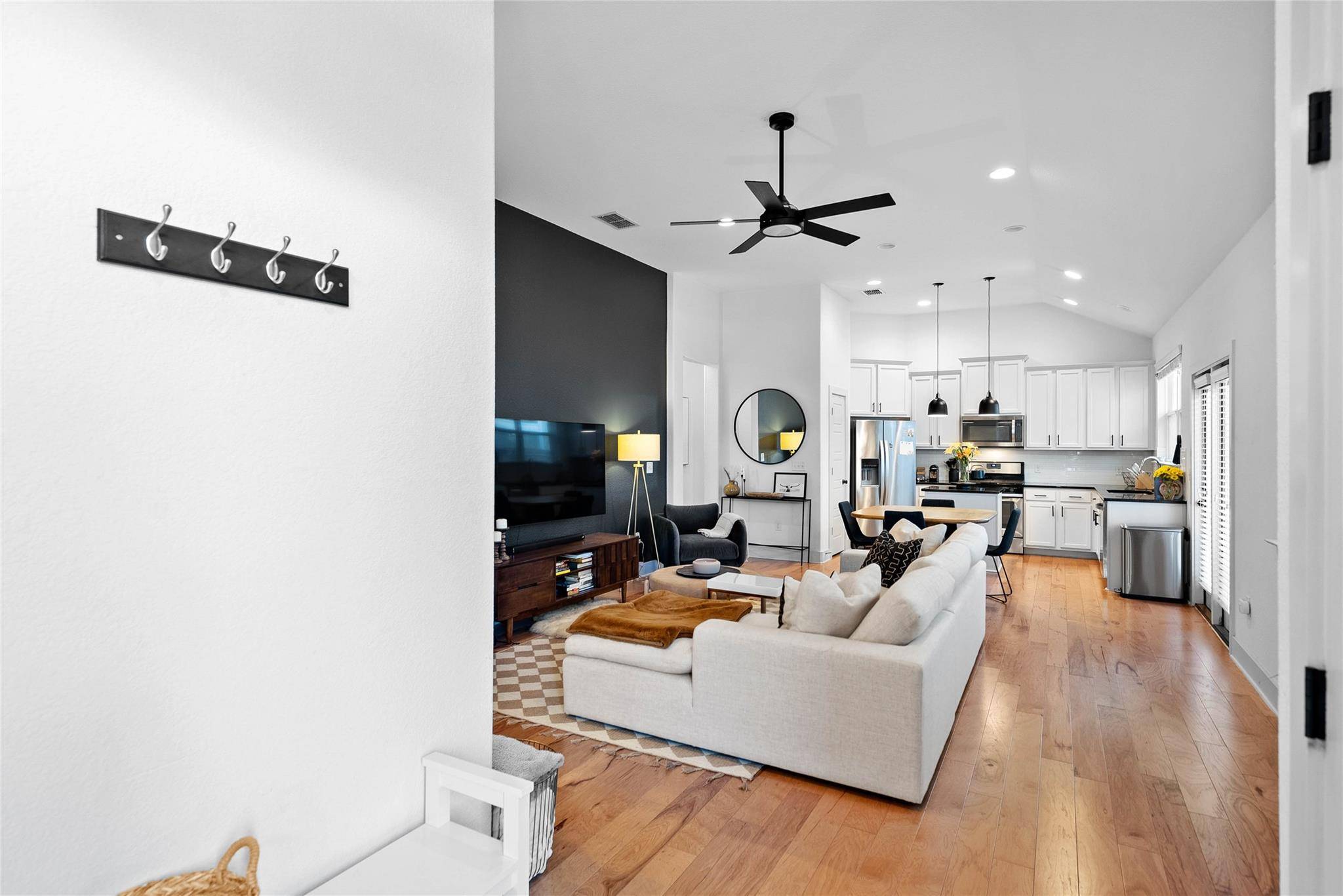 1412 Casa DR, Austin, TX 78745