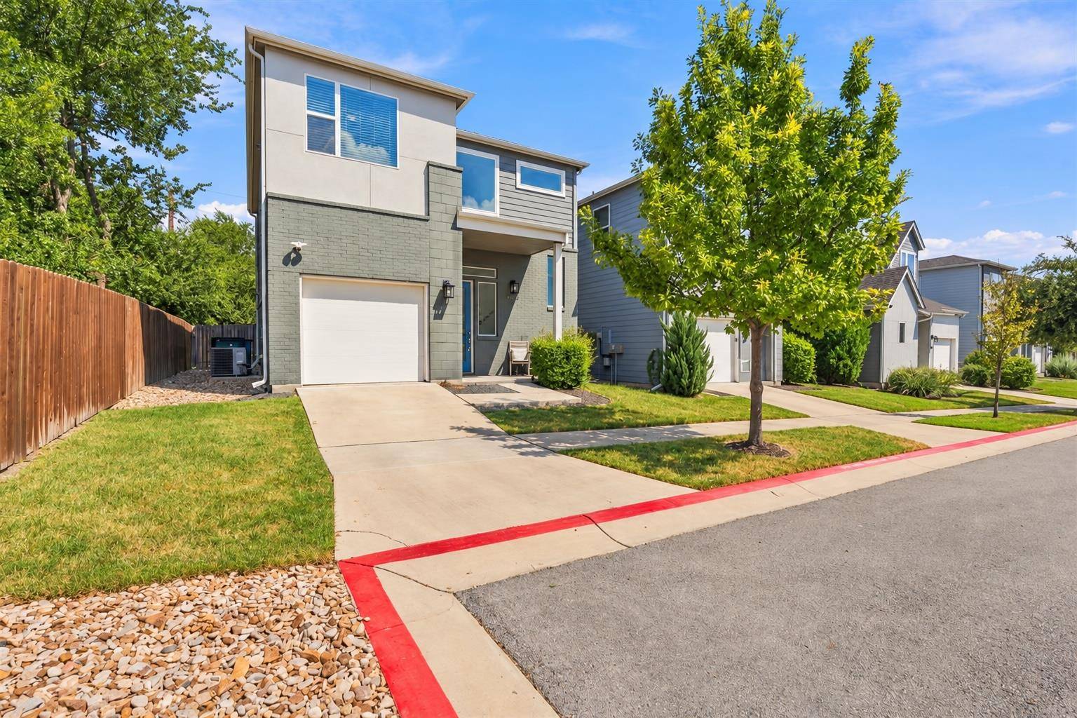 1404 Limelight LN, Pflugerville, TX 78660