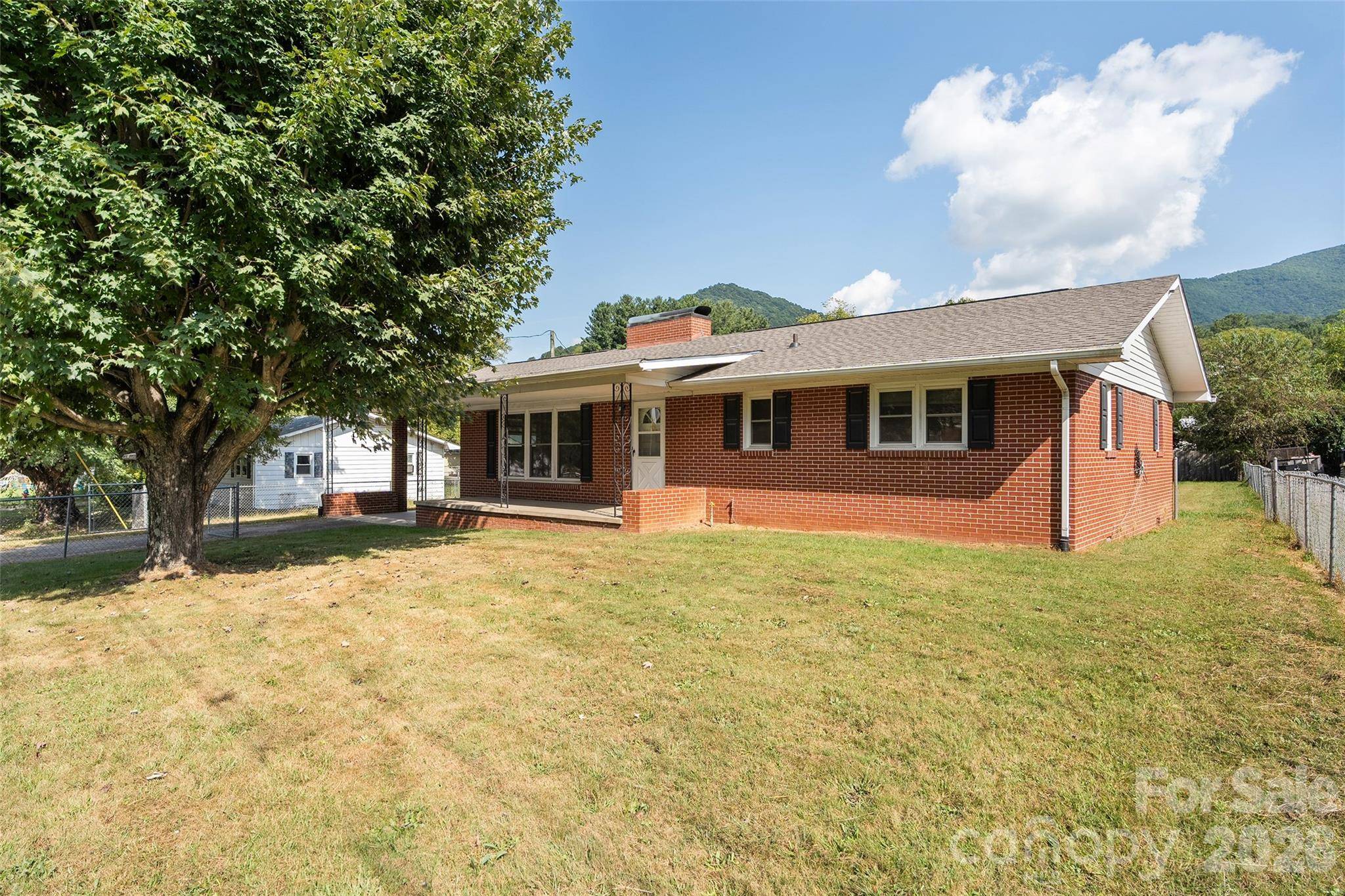 1567 Allens Creek RD, Waynesville, NC 28786