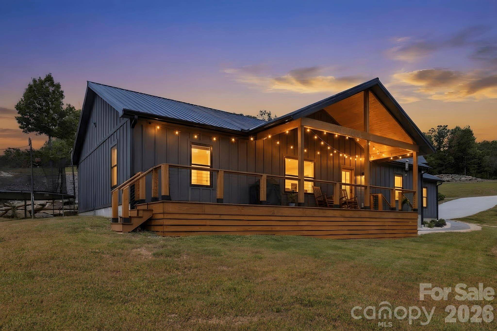 669 Crystal Heights DR, Hendersonville, NC 28739