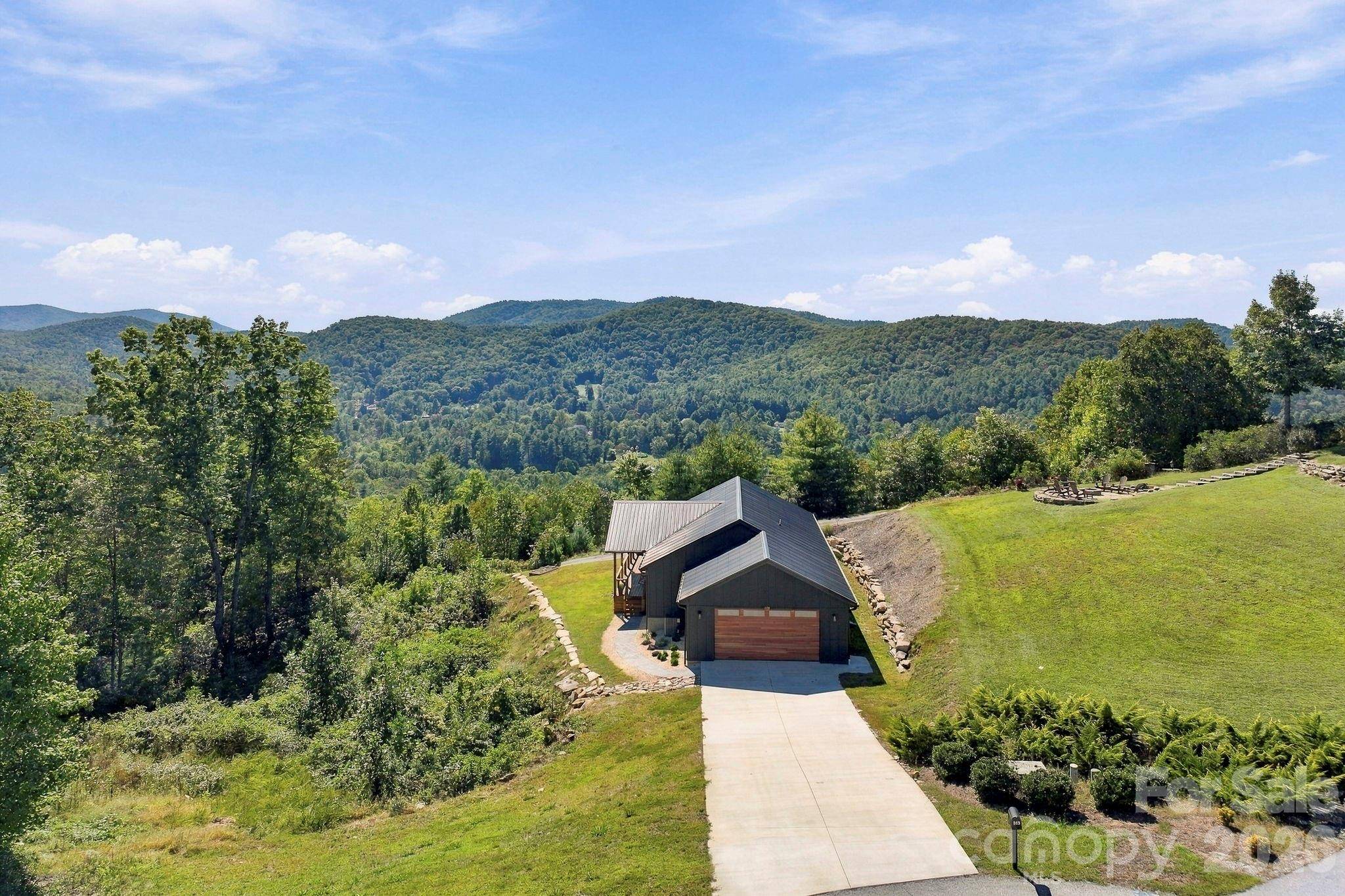 669 Crystal Heights DR, Hendersonville, NC 28739