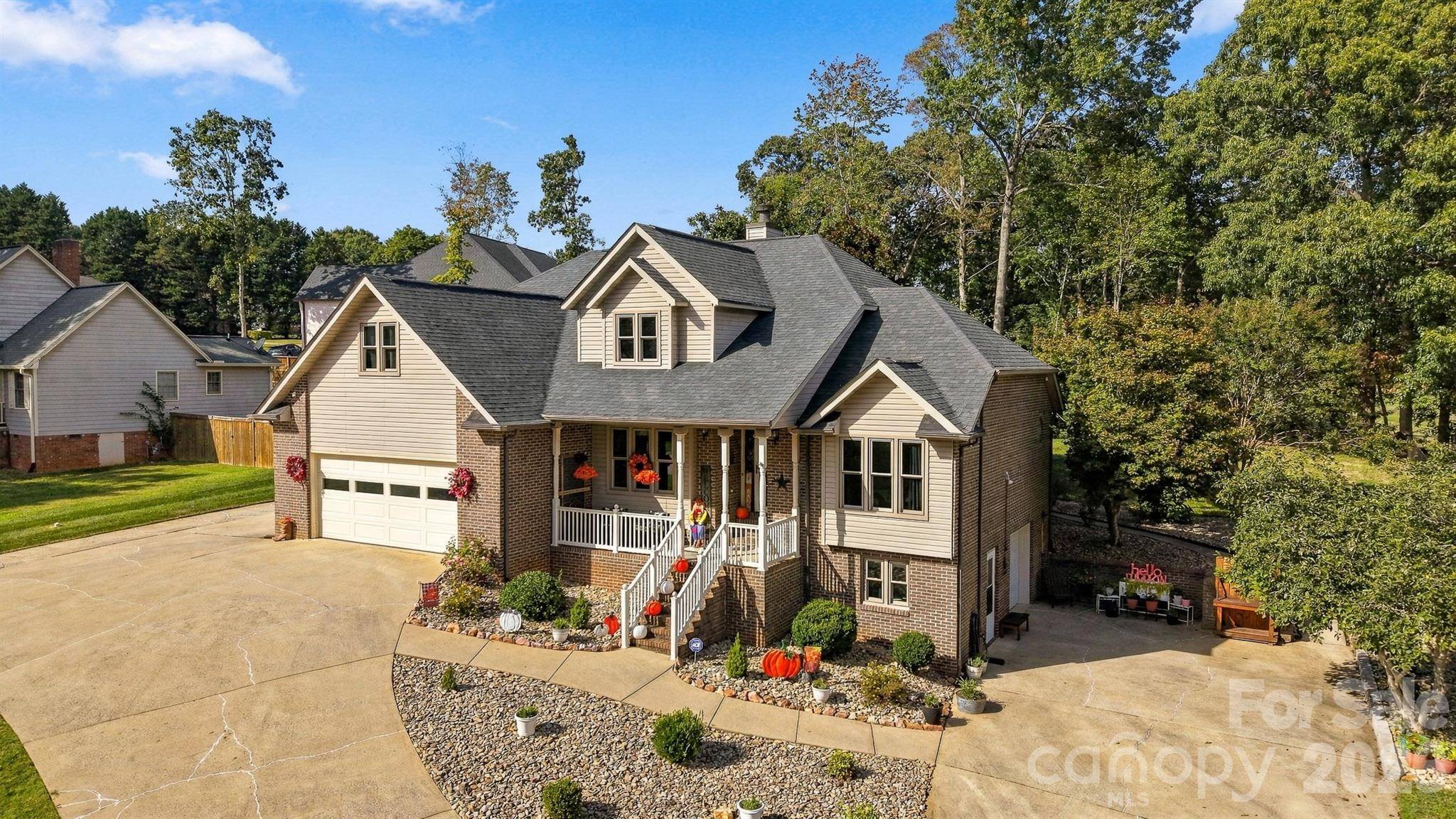 3645 Wandering LN NE, Hickory, NC 28601