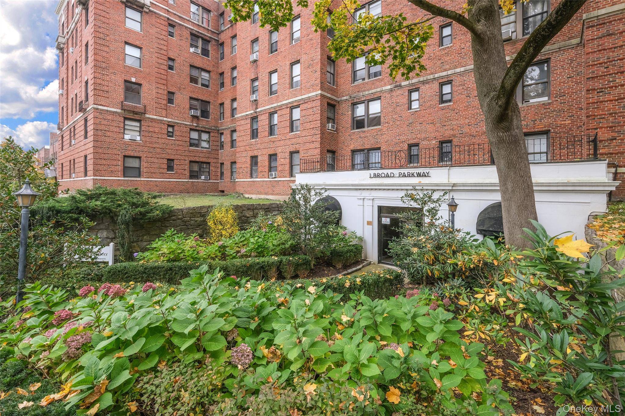 1 Broad Parkway #4L, White Plains, NY 10601