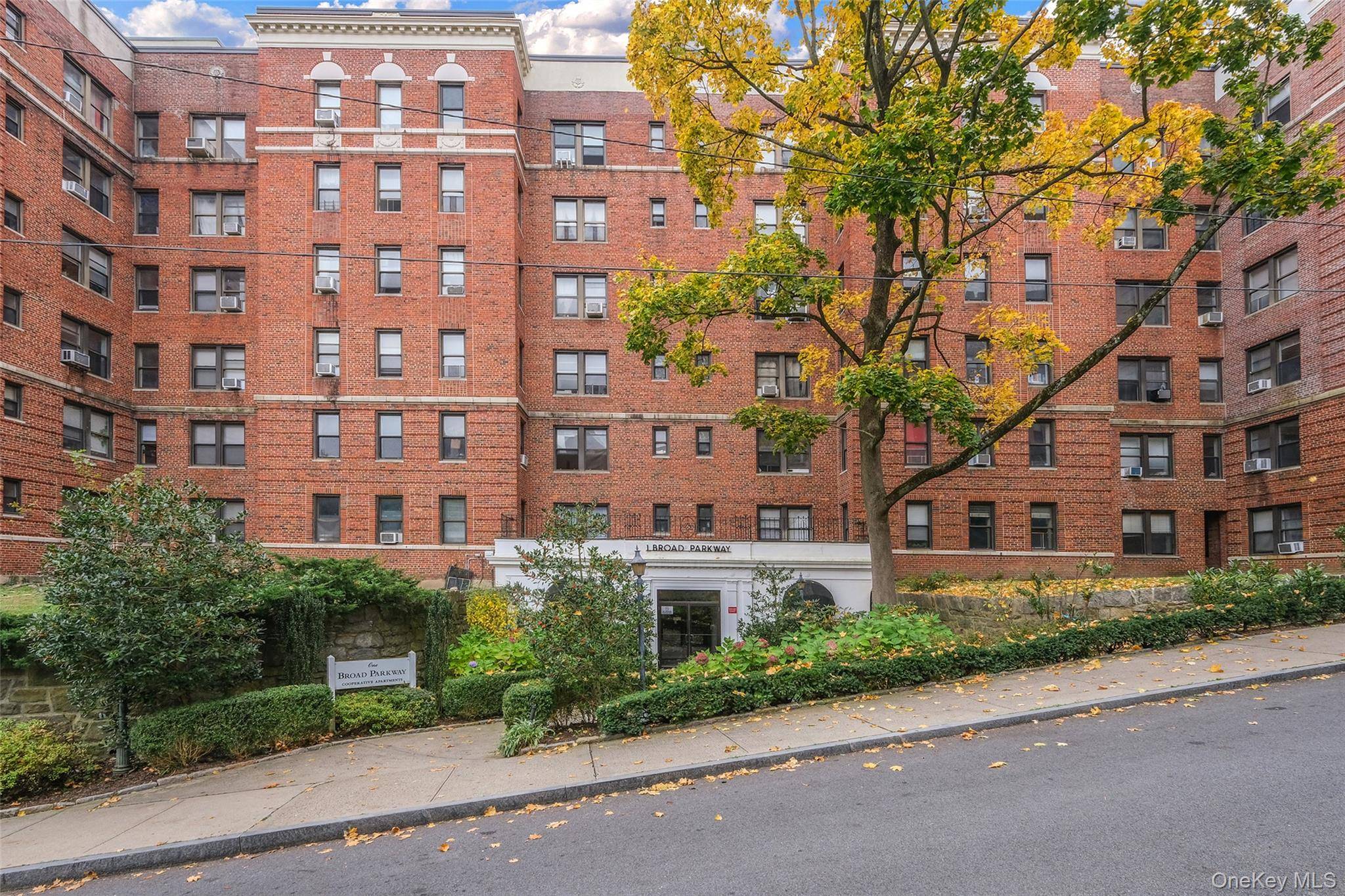 1 Broad Parkway #4L, White Plains, NY 10601