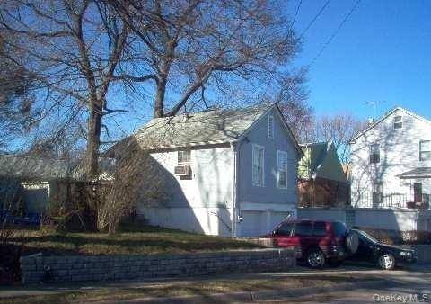 1 Birchwood AVE #Cottage, Port Washington, NY 11050