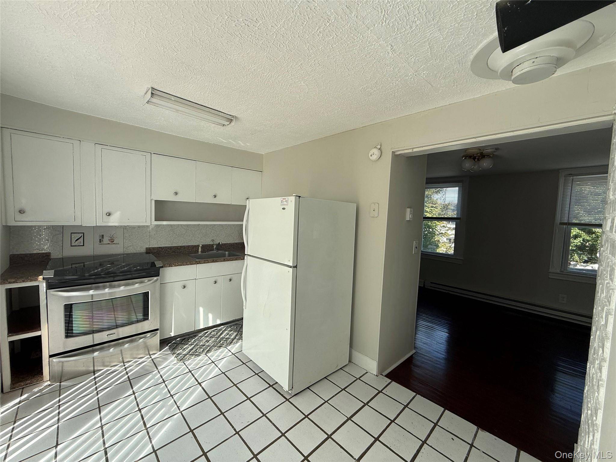 1 Birchwood AVE #Cottage, Port Washington, NY 11050