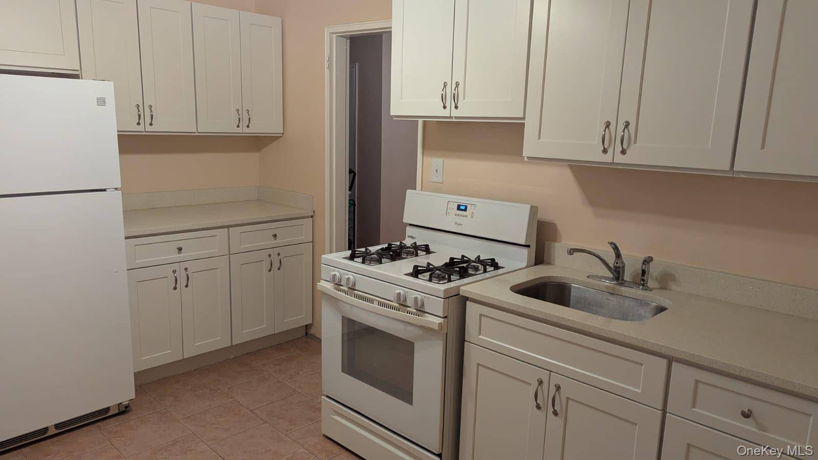 94-30 58th AVE #5K, Elmhurst, NY 11373