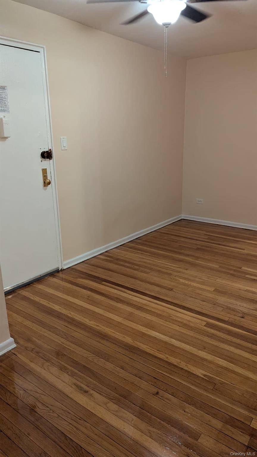 94-30 58th AVE #5K, Elmhurst, NY 11373