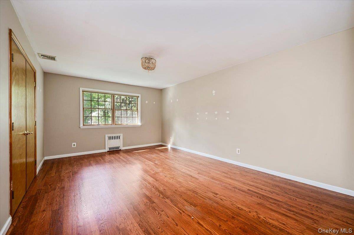 77 W Devonia AVE, Mount Vernon, NY 10552