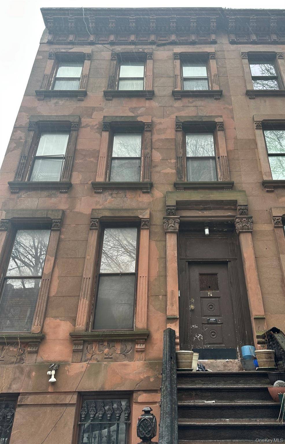 76 Macon ST, Brooklyn, NY 11216