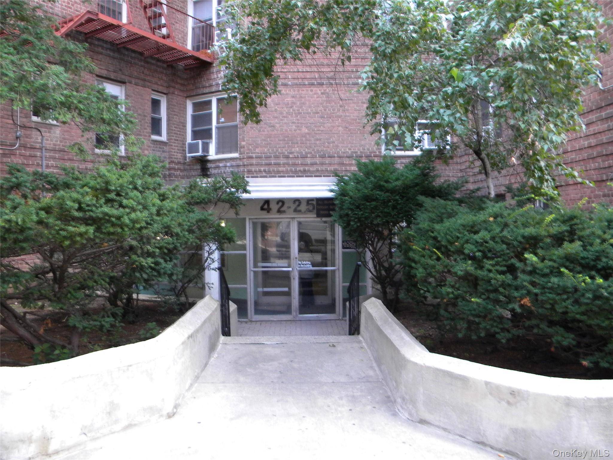 42-25 80th ST #5P, Elmhurst, NY 11373