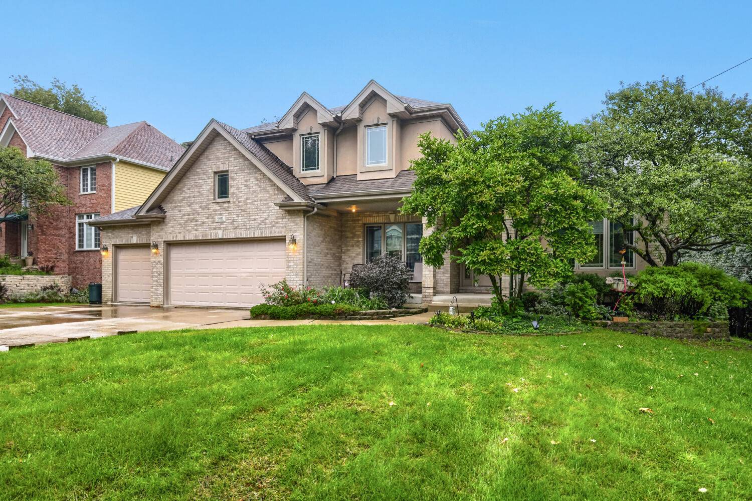 9017 Orchard RD, Willow Springs, IL 60480