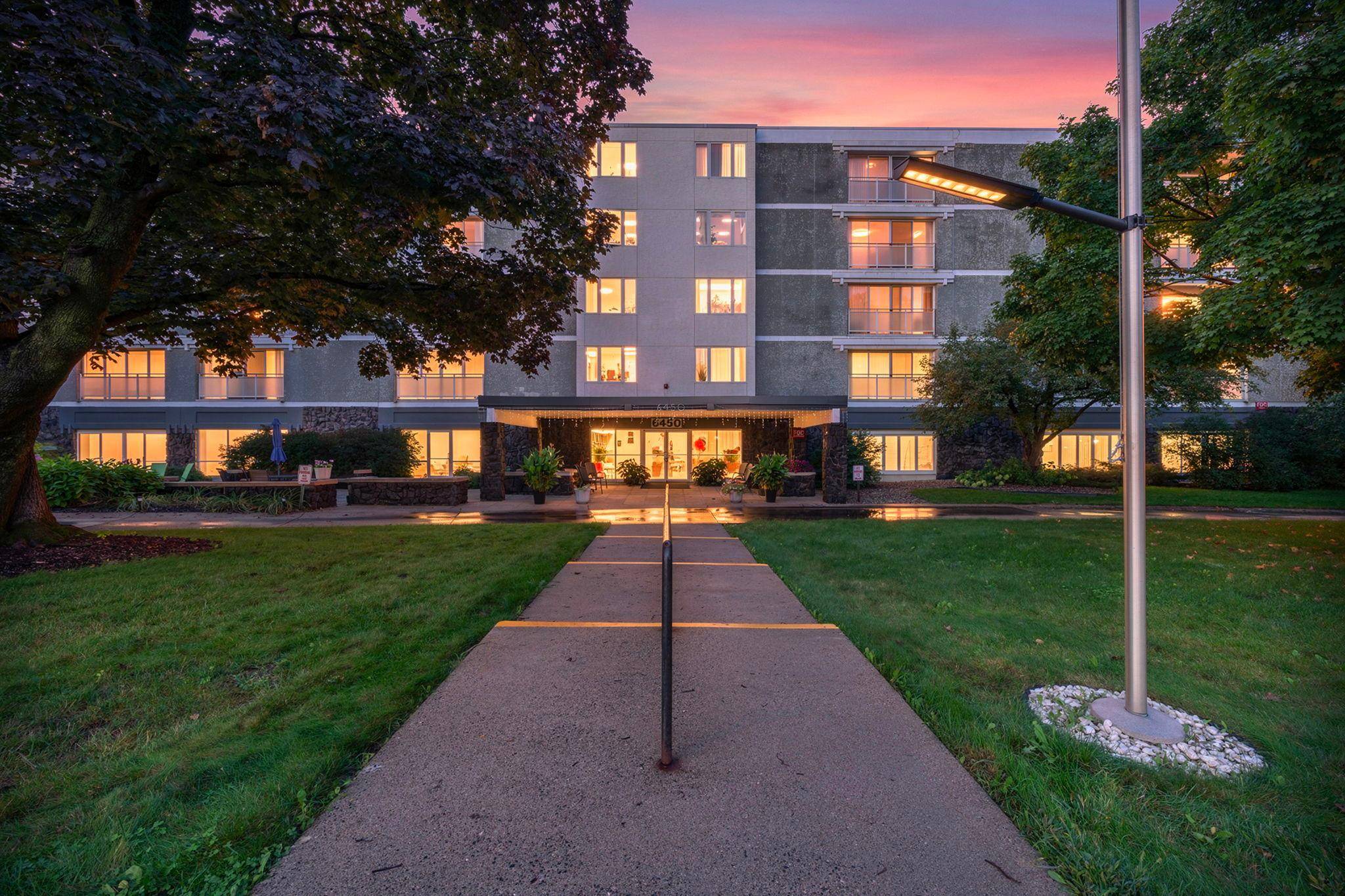 6450 York AVE S #207, Edina, MN 55435