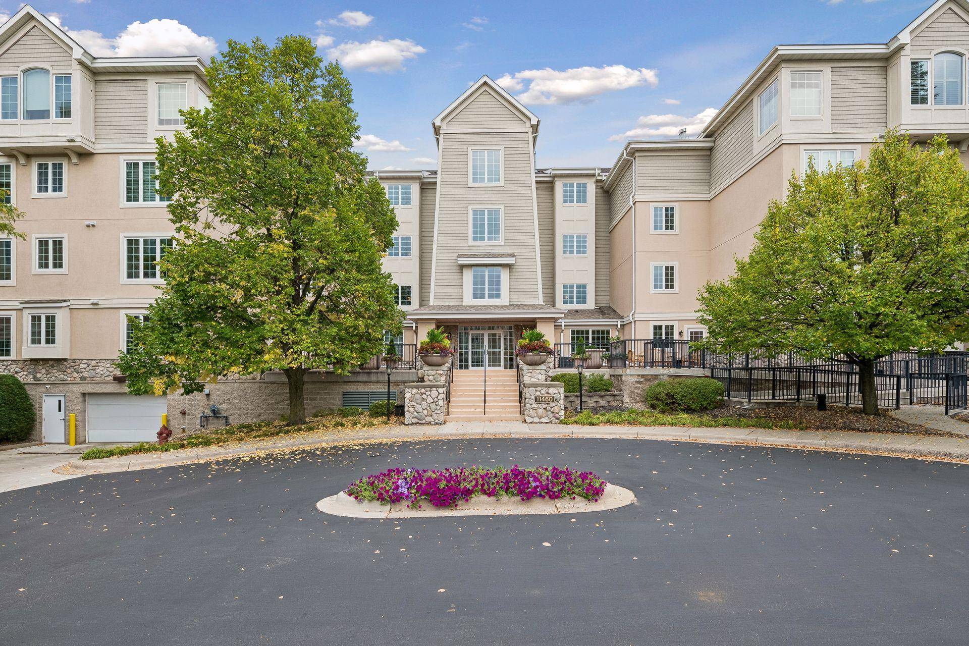 11460 Fairfield RD W #103, Minnetonka, MN 55305