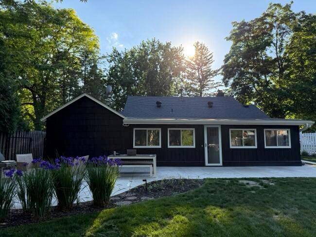 217 E Owasso LN, Shoreview, MN 55126